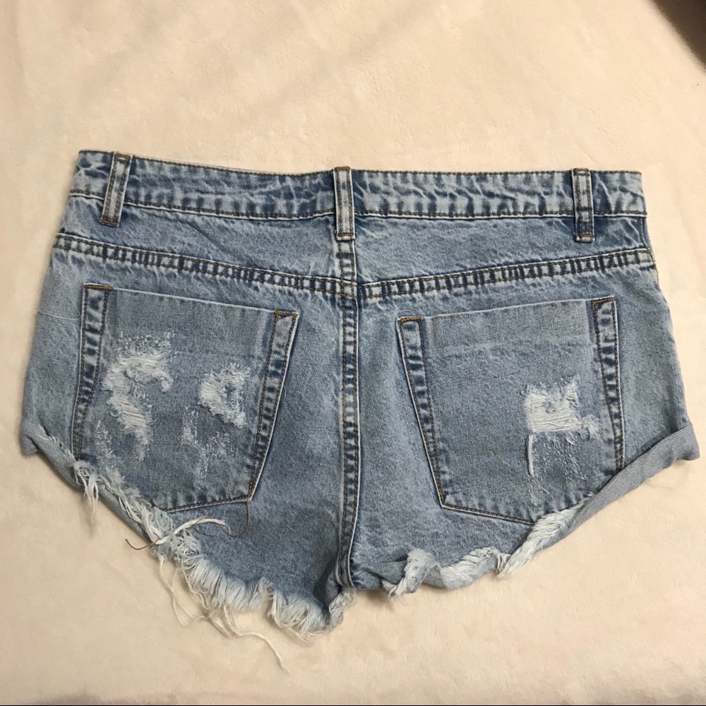 Sold•Shorts - Picture 2 of 3